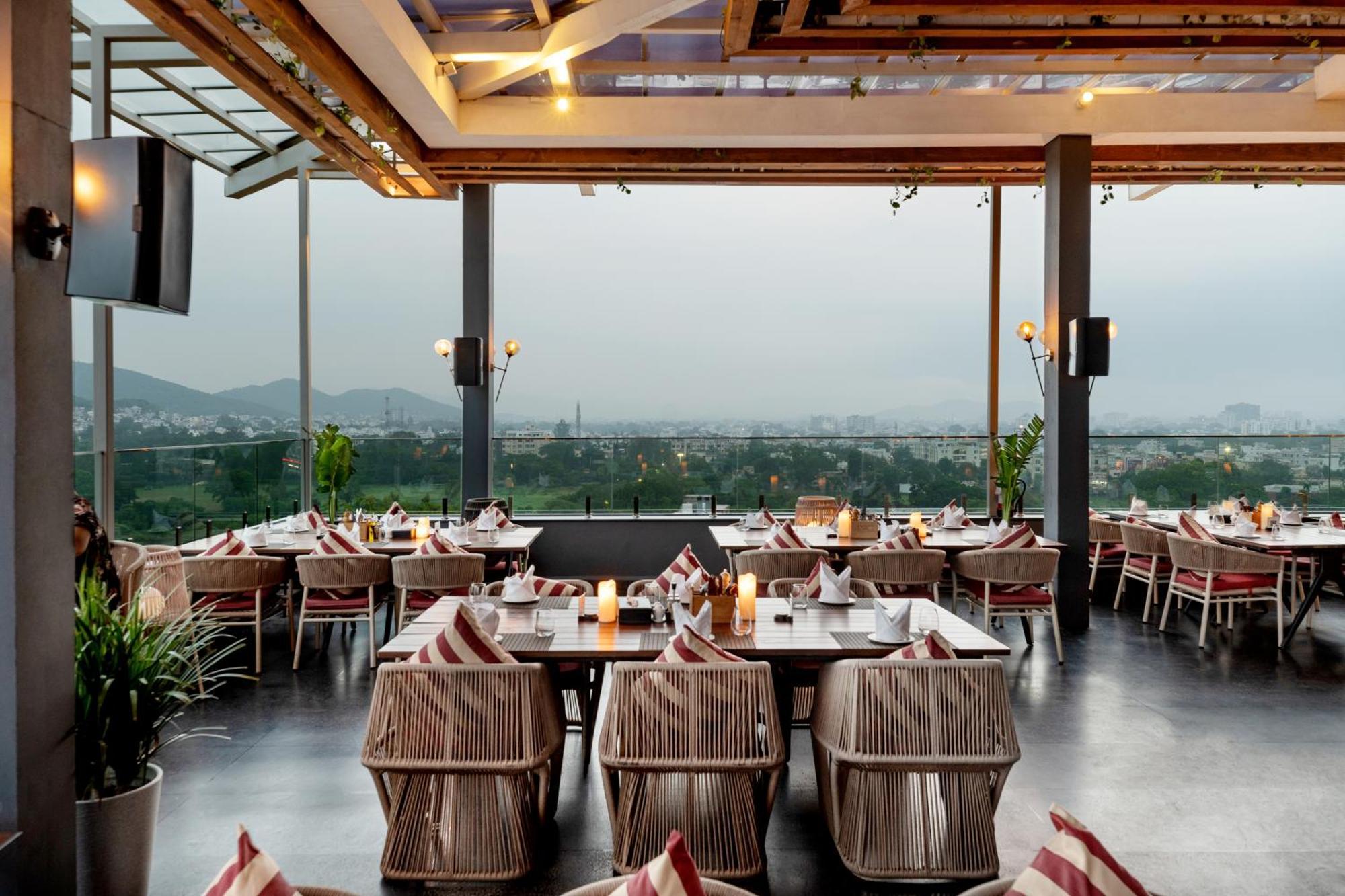 Parallel Hotel Udaipur, A Member Of Radisson Individuals Экстерьер фото