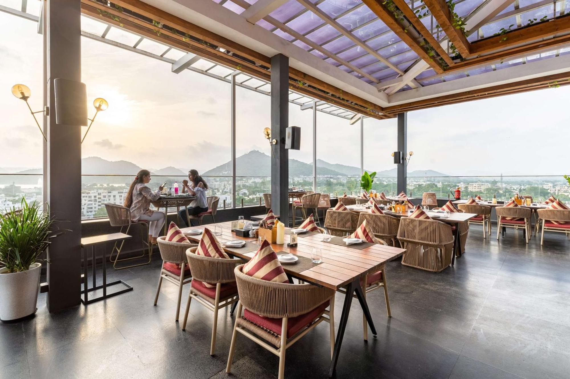 Parallel Hotel Udaipur, A Member Of Radisson Individuals Экстерьер фото