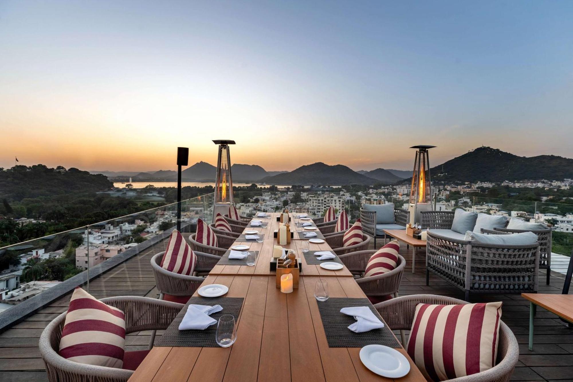 Parallel Hotel Udaipur, A Member Of Radisson Individuals Экстерьер фото